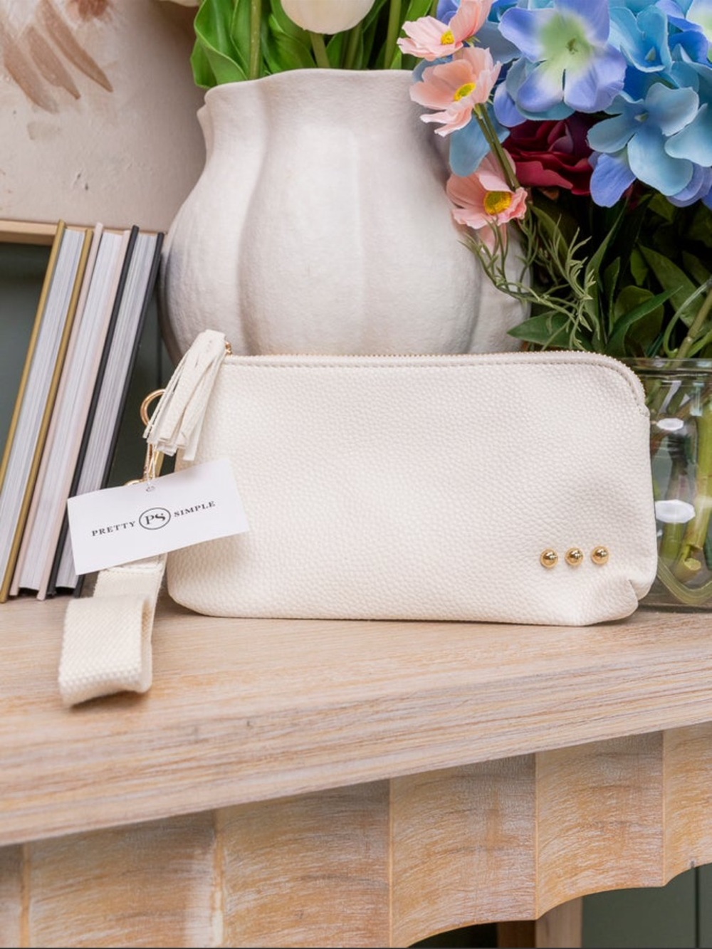 Pretty Simple Cecelia card holder clutch bag in cream